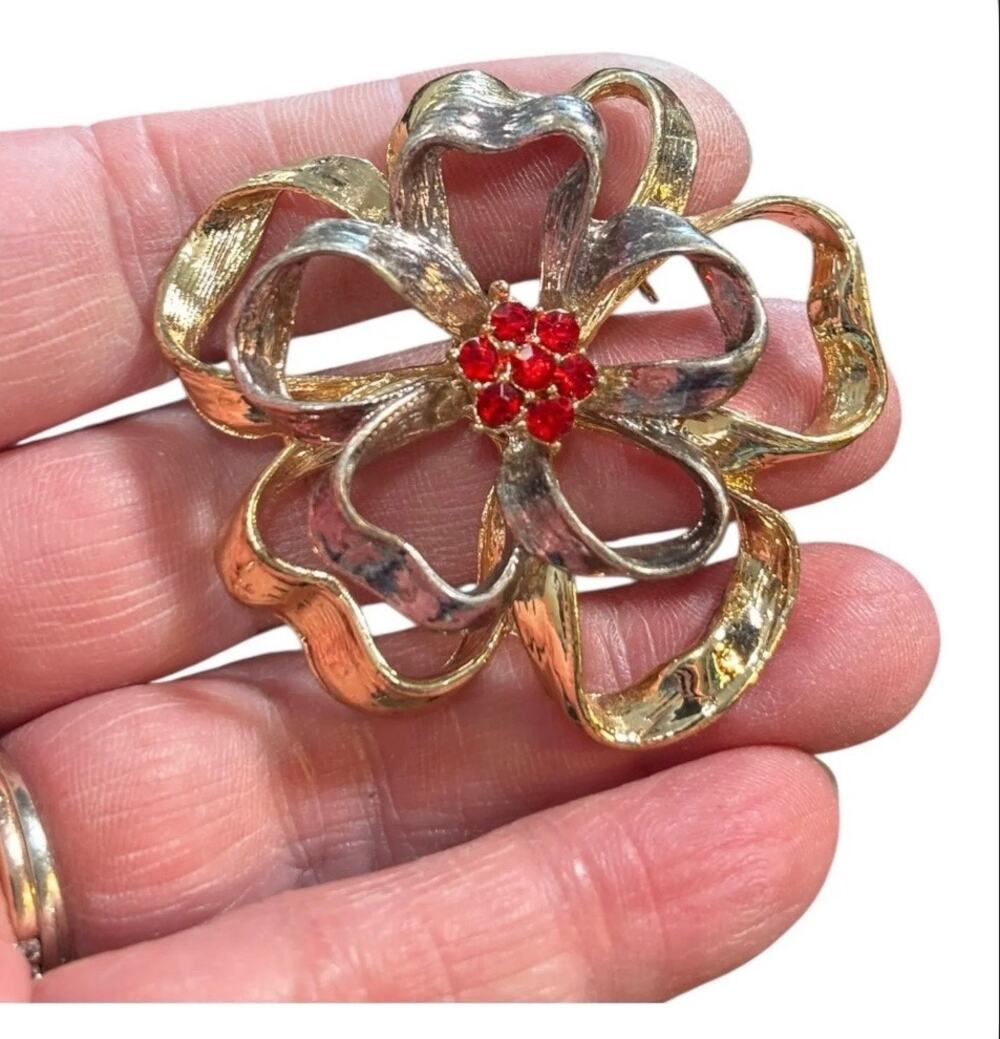 Vintage Gold Tone Ribbon Flower Brooch Red Rhinestone Floral Pin